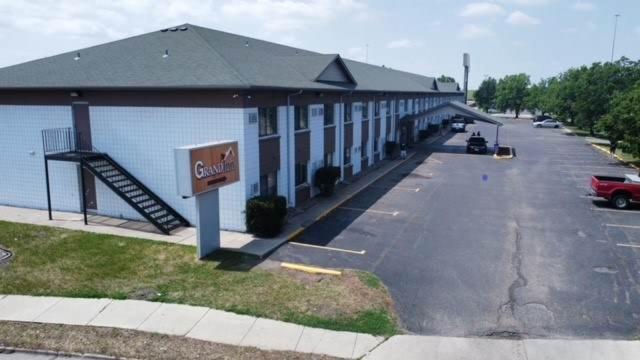 Grand Inn ฟาร์โก ภายนอก รูปภาพ